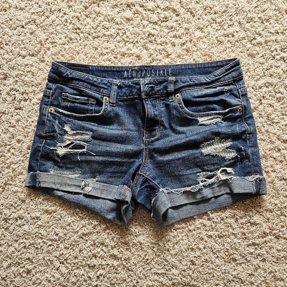 Aeropostale Distressed Ripped Dark Wash  Midi Jean Shorts Size 4